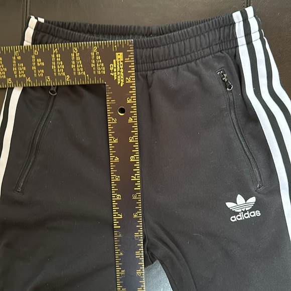 Adidas jogger - Picture 9 of 16
